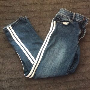 💚 2/22 💚 High rise crop jeans